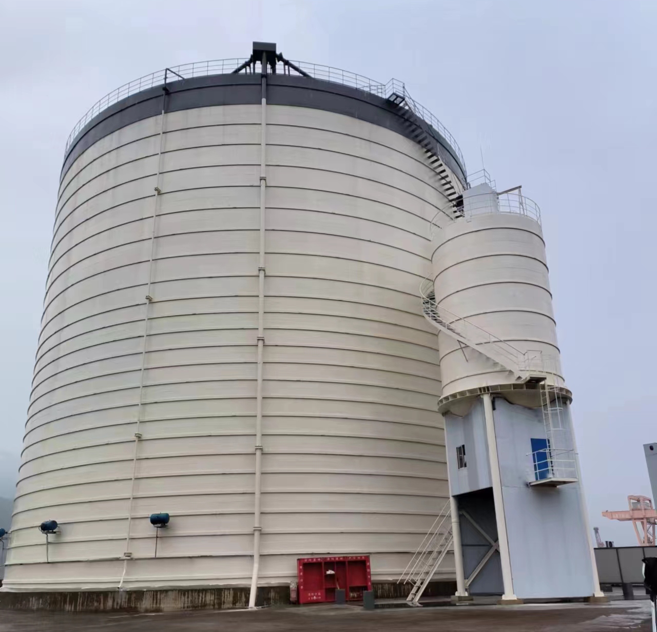 感城镇10万吨水泥钢板库